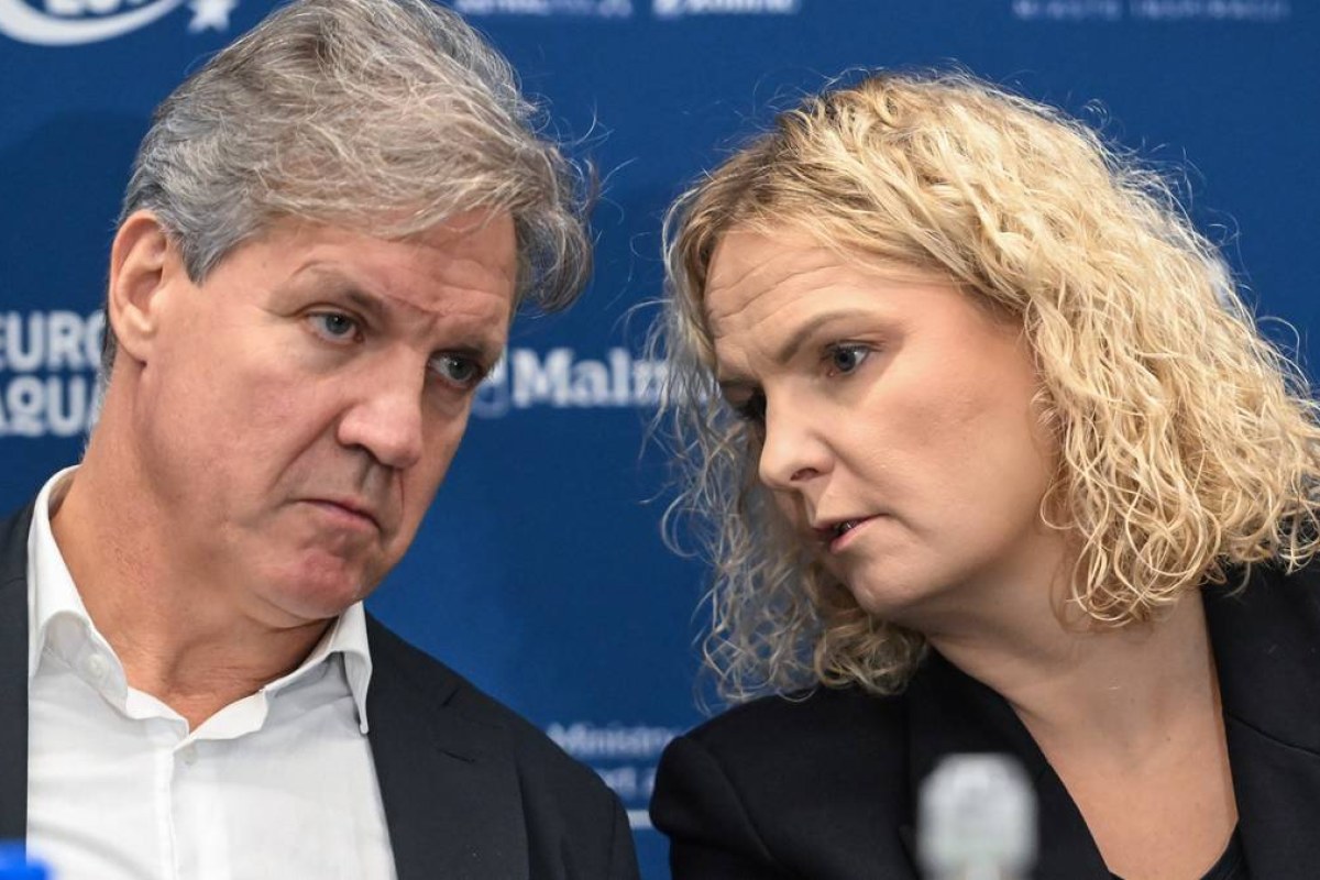 diving pool conflict