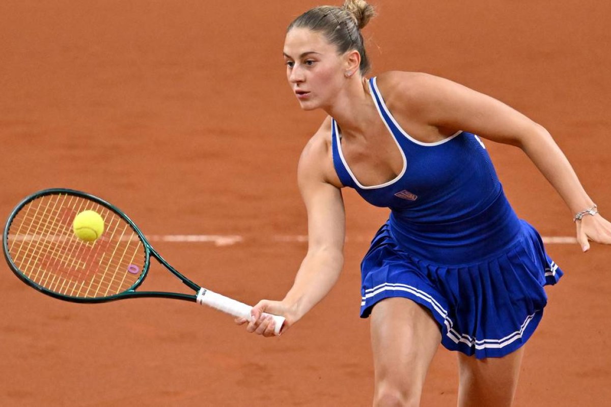 tennis trophy celebration