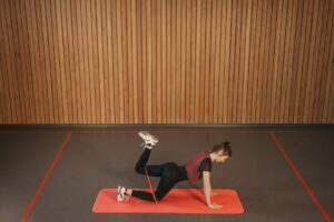 Trening siły dolnej części pleców – mity, najlepsze ćwiczenia i budowanie odpornego kręgosłupa