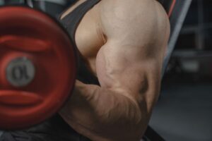 Phil Heath zdradza 3 ćwiczenia na masywne ramiona – trening mistrza Olympii