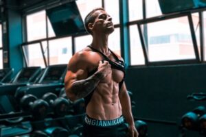 Ryan Terry zdradza swój 5-ćwiczeniowy trening brzucha na Olimpię